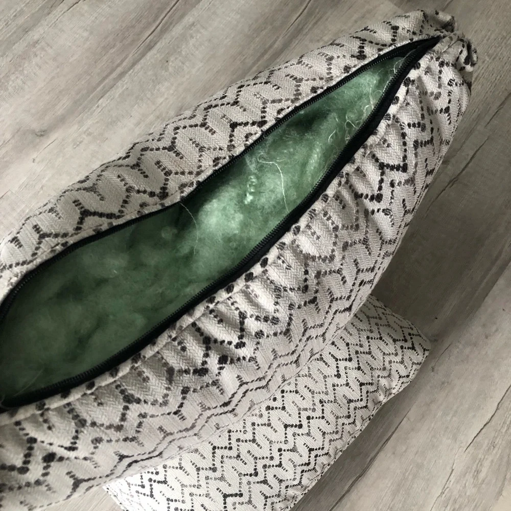 Lewiston style decorative 18” throw pillows.